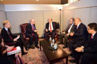 رئيس الجمهورية يلتقي وزير الدولة البريطاني لشؤون الشرق الأوسط img