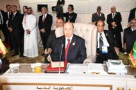 رئيس الجمهورية يلقي كلمة في إفتتاح أعمال القمة العربية بتونس img
